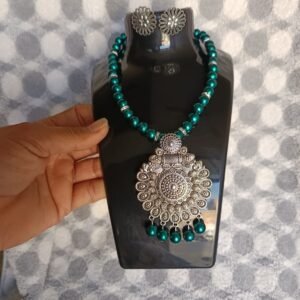 Green beads and oxcidsed silver pendant necklace set