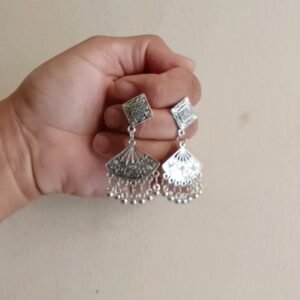 Oxcidsed silver earring