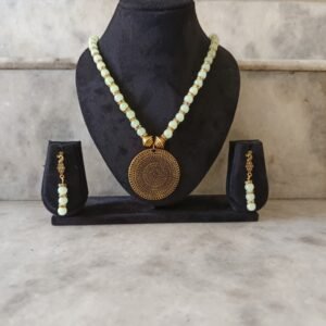 Light green beads and golden pandnet necklace set