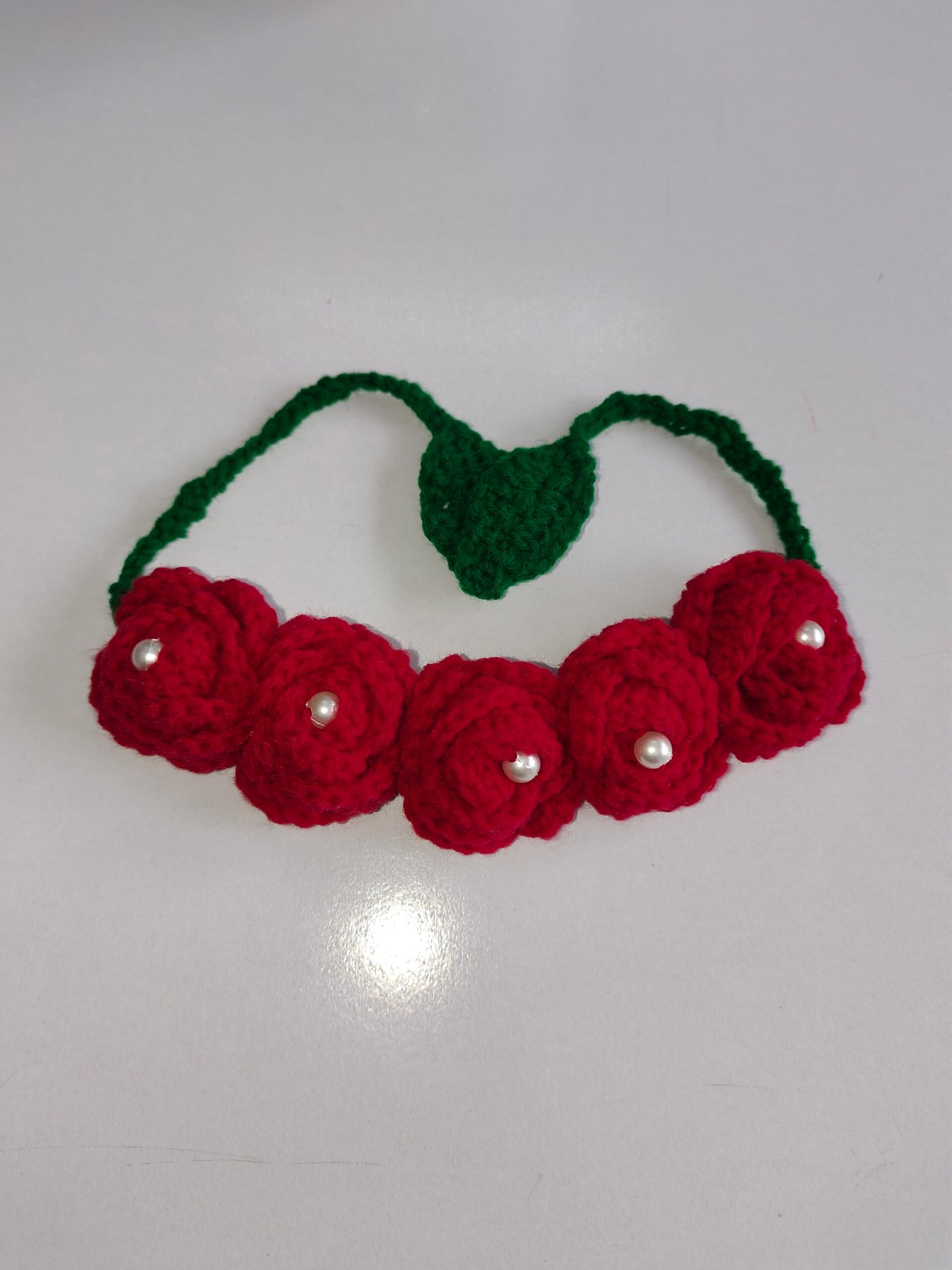 Red Rose Crochet Gajra with Pearls - Image 2