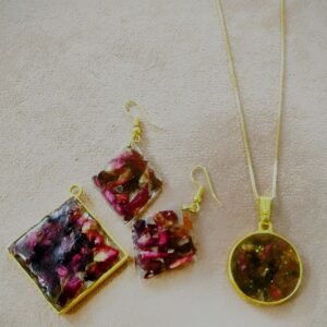 Dried flower resin jewellery set