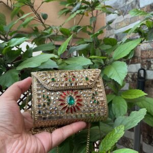 Kundan clutch