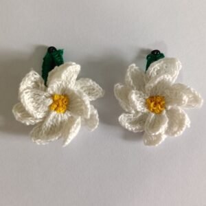 Daisy flower hair clip
