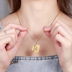 Chain with pendant